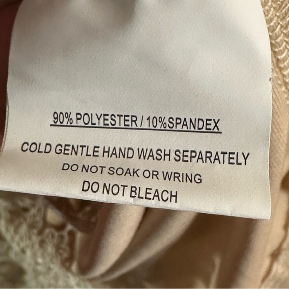 Saints + Secrets Nude Lace High Low Dress Women’s Small NWT Cocktail Bridal - Picture 14 of 15